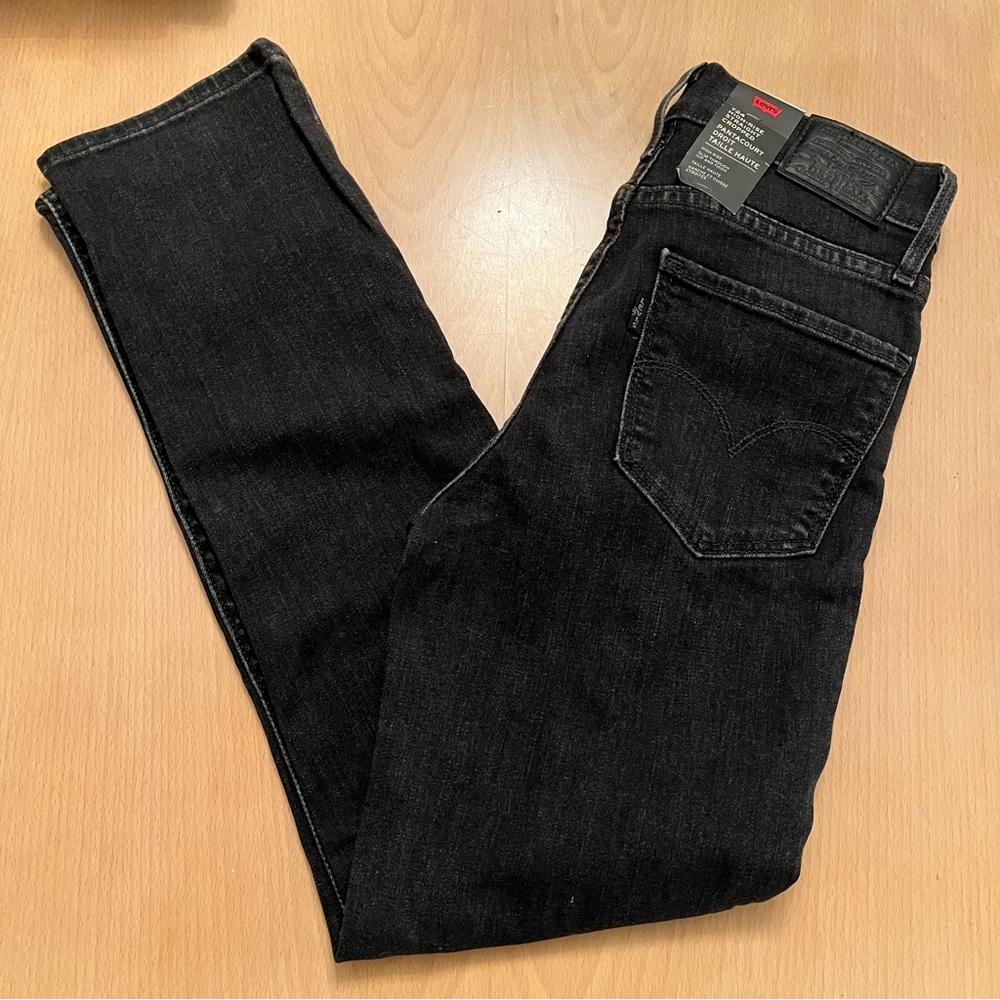 LEVI’S 724 High-Rise Straight Cropped Jean 26L